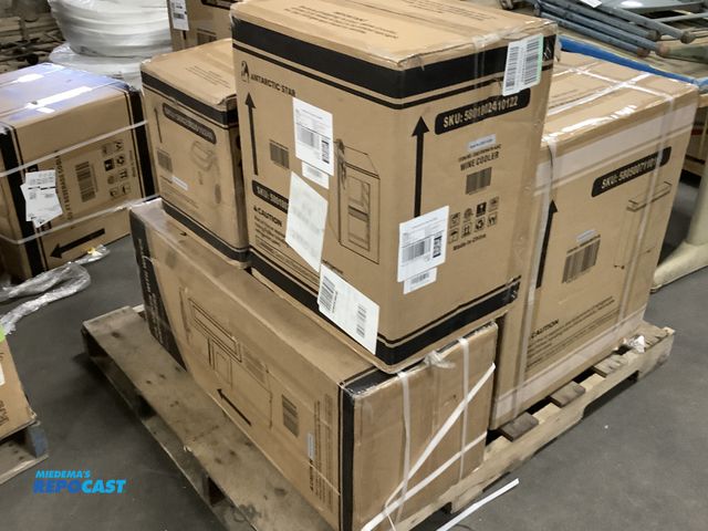 Lot 2-96755 - Lot of appliances like a chest freezer, ice makers a wine cooler, and a espresso machine.