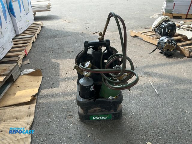 Lot 2-96753 - Victor mini torch set with carrier, has tanks, gauge, hose, &amp; torch head.