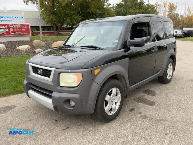 Lot 2-41654 - 2004 Honda Element EX SUV 4x4