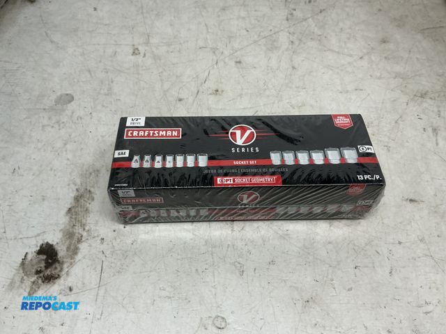 Lot 2-23080 - Craftsman V-Series 1/2 in. drive SAE 6 Point Socket Set 13 pc