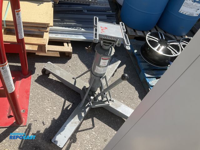 Lot 2-75111 - BlackHawk Model 67554 transmission jack, 1/2 ton capacity, needs repair or filled with oil, parts co...