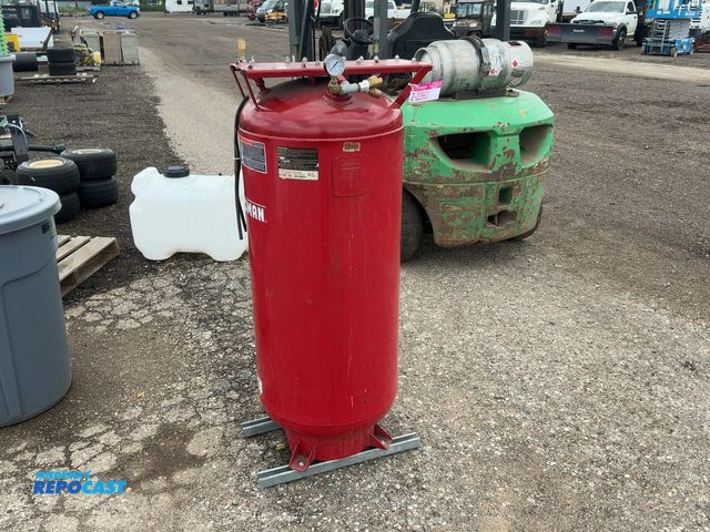 Lot 2-22663 - 60 Gallon Air Tank, has pressure gauge and quick coupler fittings