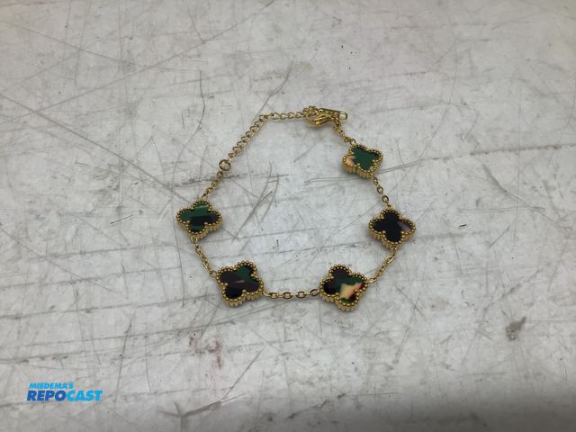 Lot 2-74108 - New Four leaf (green/black/tan stone) clover, gold-toned chain station bracelet