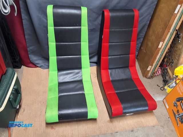 Lot 2-23612 - (2) FLOOR GAMING ROCKER CHAIR