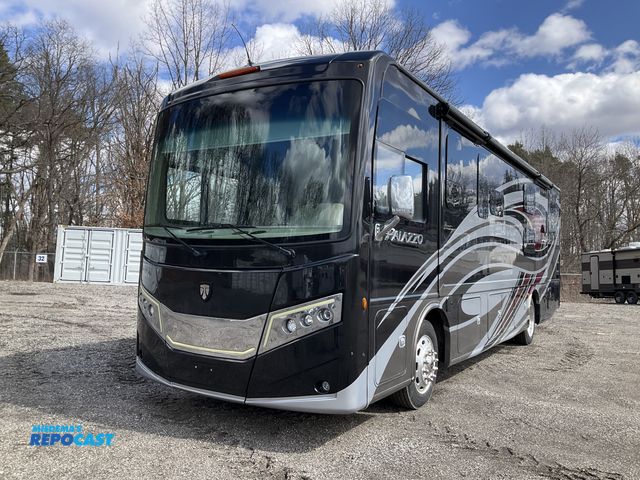 Lot 2-21514 - 2022 Thor Motorcoach 33.5 Palazzo Class A Motorhome RWD
