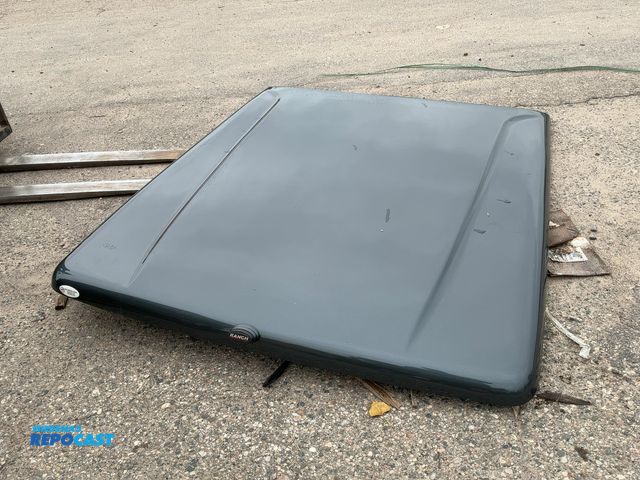 Lot 2-27238 - Gray fiberglass hard tonneau truck bed cover w keys, fits 2018-2022 Chevy Colorado/GMC Canyon approx...