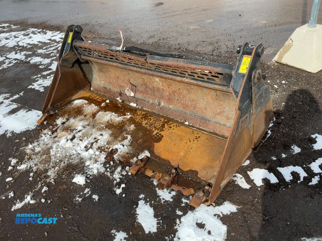 Lot 2-42831 - 2020 Caterpillar 74” 4 in 1 Skid Steer Bucket, two hydraulic cylinders, has teeth, has hydraulic hos...