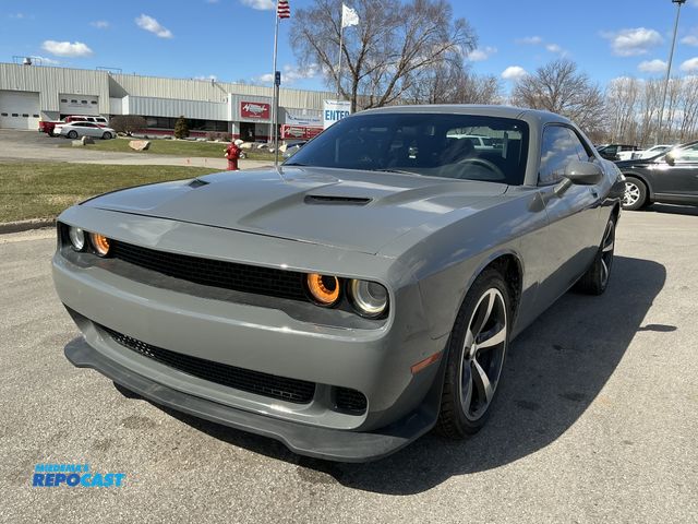 Lot 2-65400 - 2018 Dodge Challenger SXT Sports Car RWD