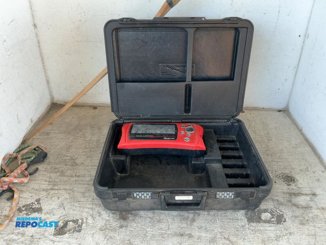 Lot 2-99199 - Snap-On Solus Scanner with Case &amp; Battery. Untested