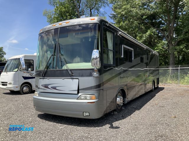 Lot 2-70214 - 2005 Dutchstar Spartan M-4011 Class A Motorhome RWD