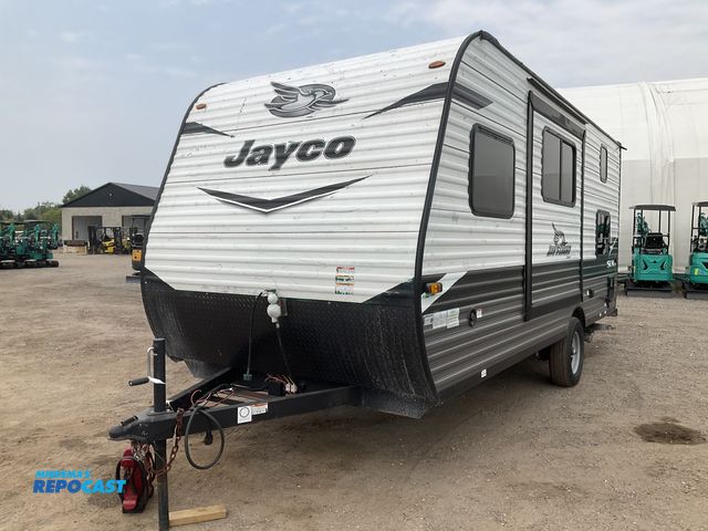 Lot 2-30723 - 2022 Jayco Jay Fllight 184BS Camper Travel Trailer