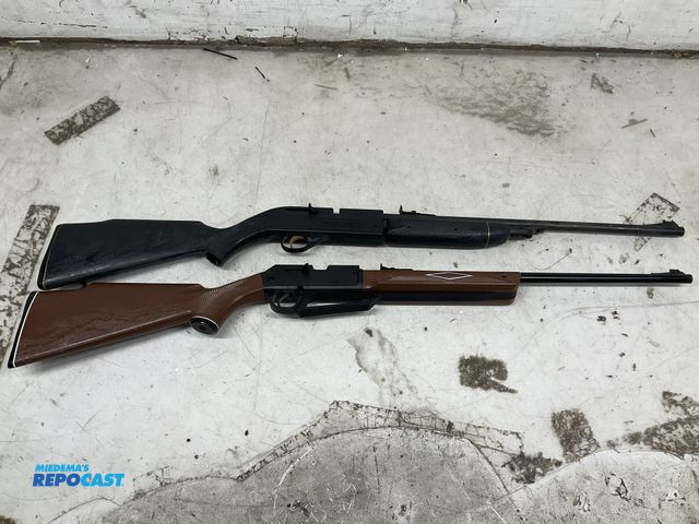 Lot 2-27529 - (2) BB Guns one daisy powerline 880 and one 60 power master