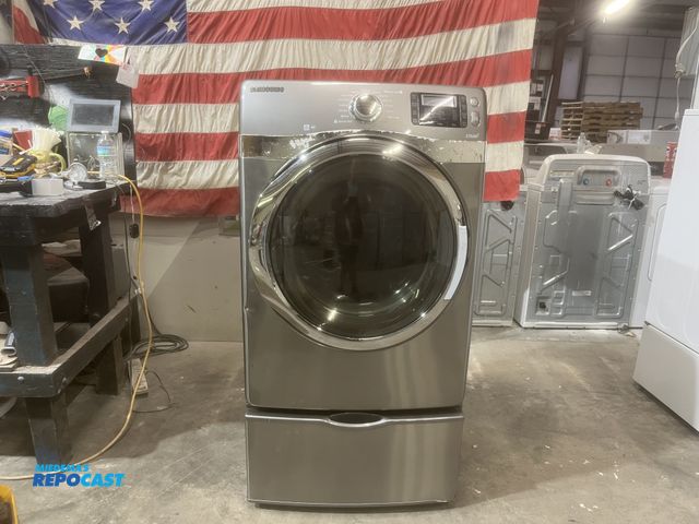 Lot 2-59034 - Samsung Front loading Dryer STEAM  13 cycles  5 temps   5 dry levels   Heavy duty   Wrinkle away   W...