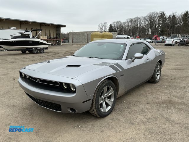 Lot 2-32905 - 2016 Dodge Challenger SXT Coupe RWD