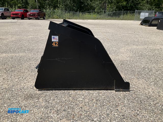 Lot 2-61958 - New Tomahawk 42" Dingo Snow/ Mulch Bucket Quick Attach Welded on High Carbon Cutting Edge