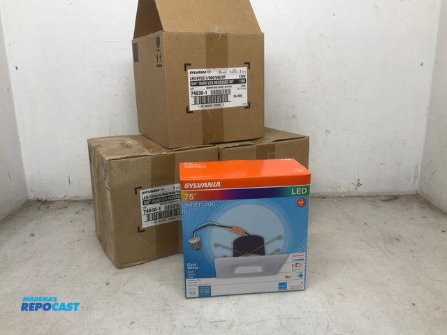 Lot 2-35858 - Lot of sylvania 75W LED wide flood light cook white