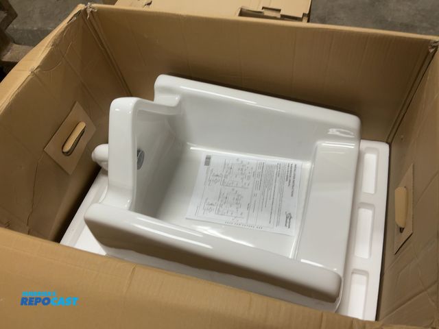 Lot 2-23349 - American Standard Washbrook Flowise Wall Hung Urinal, White, 6515001.020