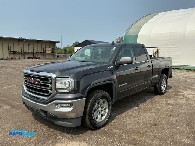 Lot 2-30645 - 2016 GMC Sierra 1500 SLE Double Cab 4WD Double Cab Standard Box Pickup Truck 4x4