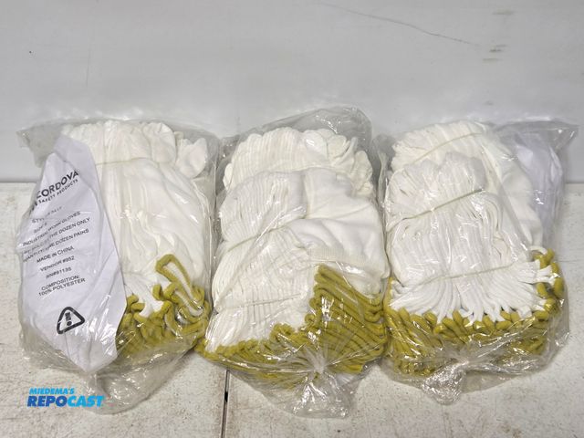 Lot 2-93548 - lot of new work gloves, small.