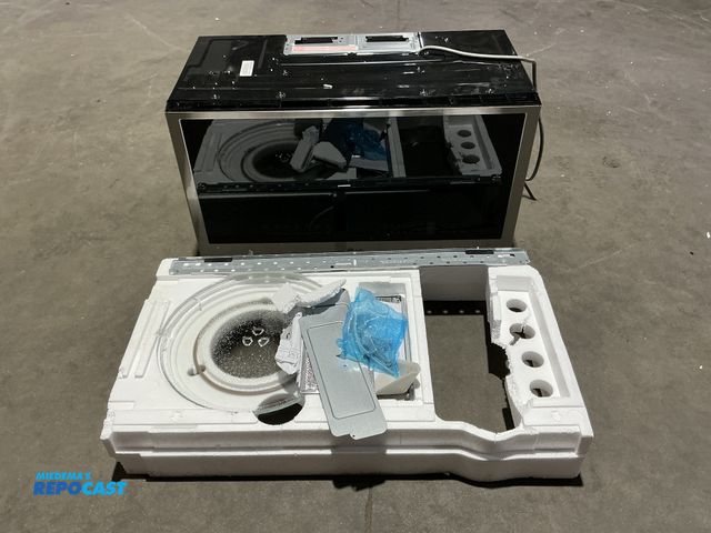 Lot 2-46439 - Scratch & Dent LG MVEL2033F Microwave Oven