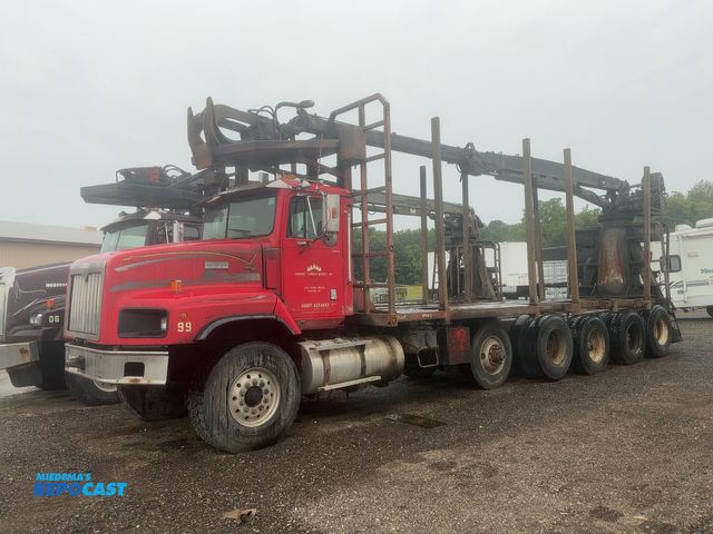 Lot 2-11836 - 1999 International 5000 Log Truck