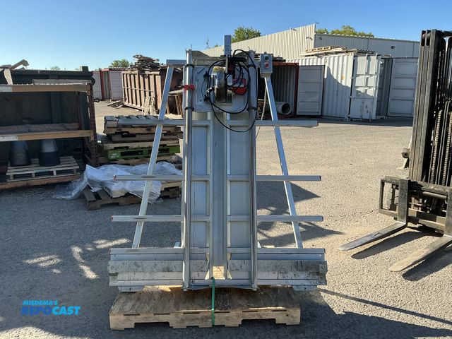 Lot 2-35457 - Milwaukee vertical Panel Saw