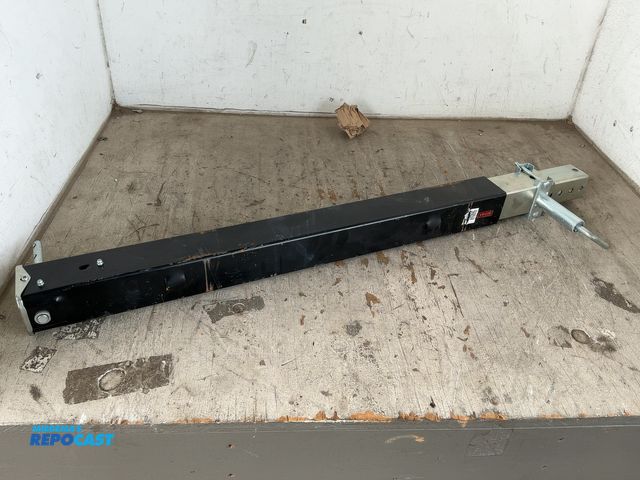 Lot 2-91317 - Lippert #179013 Lead 5th Wheel Landing Gear Leg