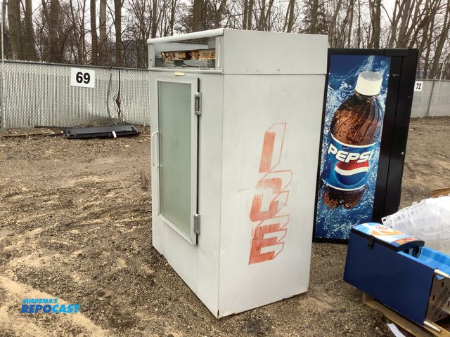 Lot 2-94541 - Star ISO411DGX Lot of (1) Hussman Ice Box