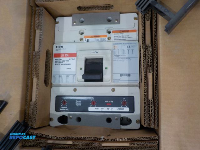 Lot 2-34194 - New EATON industrial circuit breaker. 600amp. 3 pole. CAT-LD3600. Series C.