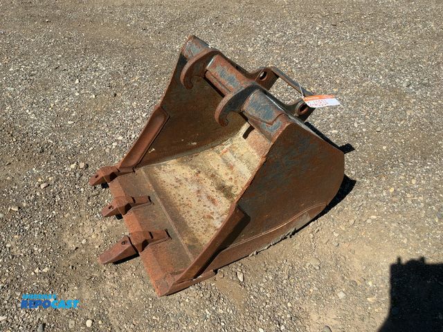 Lot 2-40834 - Used Bobcat 24" Quick Attach Excavator Bucket, missing teeth and one tooth holder broke off/missing