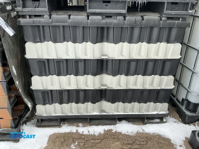 Lot 2-14225 - 6 Reusable Plastic Pallet Box