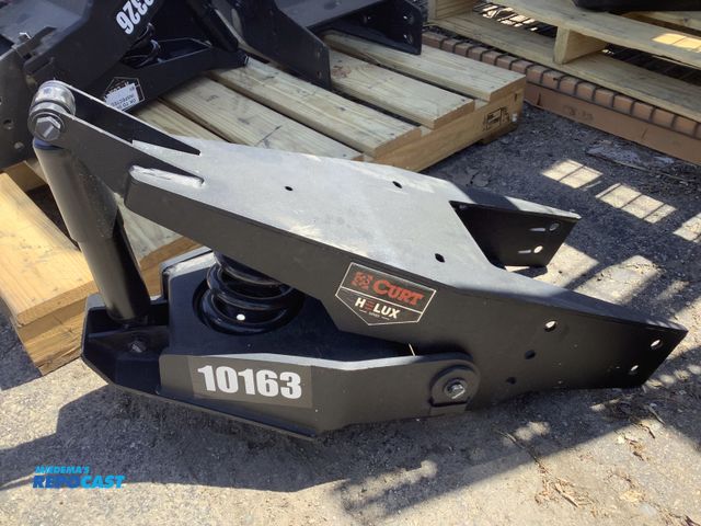 Lot 2-75449 - Curt Helux 5th wheel hitch