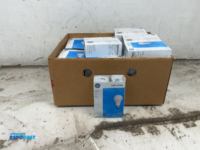 Lot 2-76993 - (29) 4pk 60 watt GE soft white light bulbs, 116 total