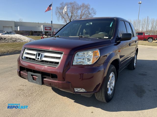 Lot 2-94422 - 2007 Honda Pilot LX SUV FWD