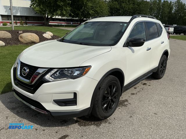 Lot 2-45728 - 2017 Nissan Rogue S SUV AWD