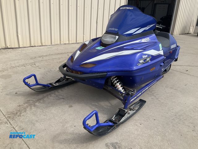 Lot 2-70095 - 1999 Yamaha VMAX SX 600 Triple Snowmobile