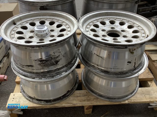 Lot 2-35011 - 4 American Racing rims (size:17.5”x9”) American racing rims are off a Chevy