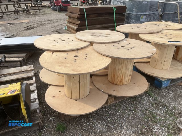 Lot 2-93723 - Lot of (4) wooden spools