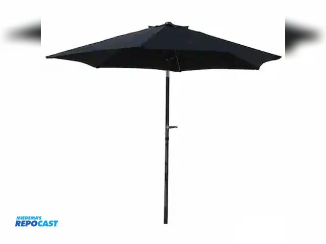 Lot 2-92071 - Peakvonder HPU102H outdoor black 62” umbrella