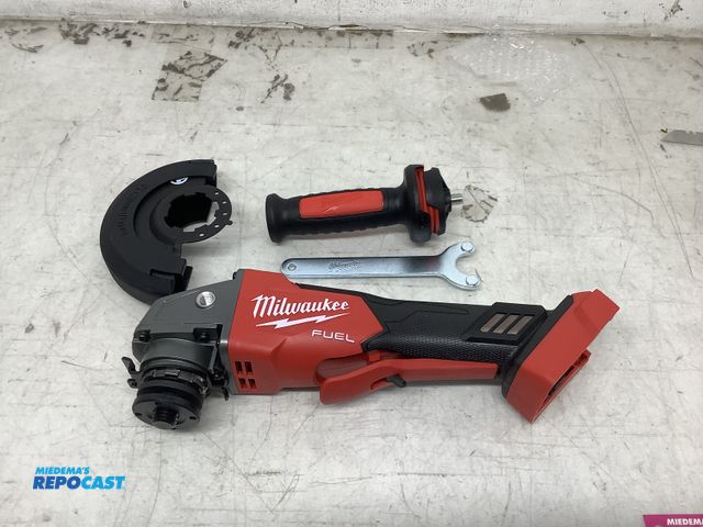 Lot 2-25872 - Milwaukee  2880-20 4-1/2” / 5” braking grinder paddle switch, no-lock
