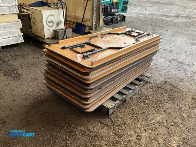 Lot 2-40596 - (10) 6' Banquet Tables