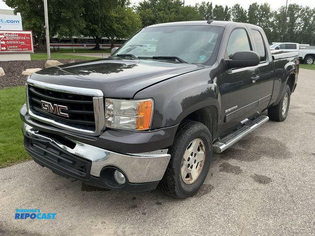 Lot 2-44150 - 2011 GMC Sierra 1500 SLE Extended Cab Pickup Truck 4x4