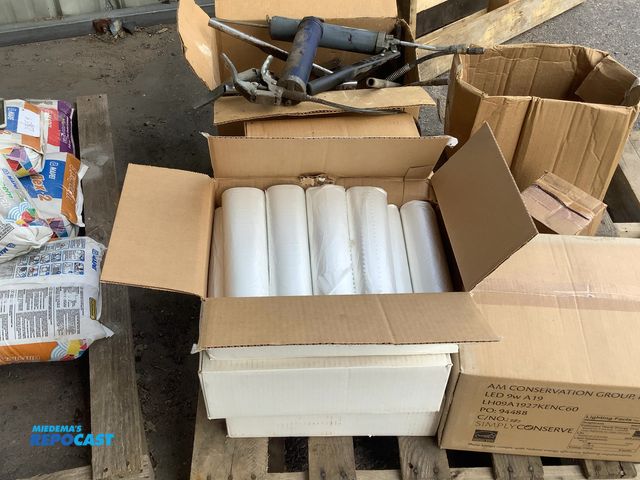 Lot 2-64391 - 75, 40-45 gal clear plastic bags