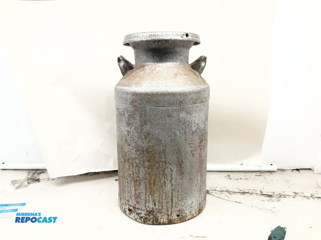 Lot 2-99370 - Milk can (rusted)