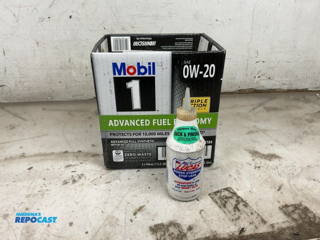 Lot 2-76991 - (8) 12 oz lucas power steering stop leak/sealer