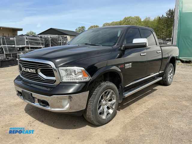 Lot 2-40928 - 2018 Ram 1500 Limited Crew Cab Standard Box Pickup Truck 4x4