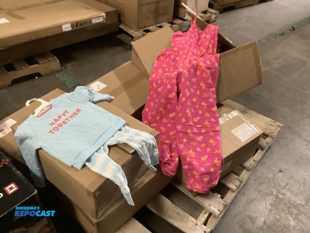 Lot 2-93520 - Skid lot of (2) 1 box of cat and jack girls jumper with side holes pink with orange and white flower...