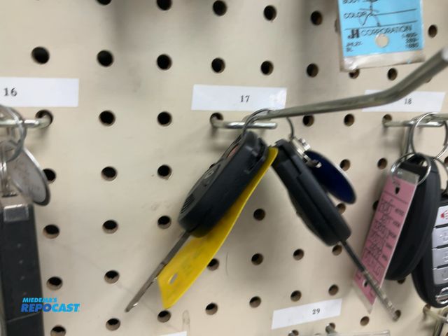 Lot 2-91620 - 2018 Ford Escape SEL 4WD SUV 4x4