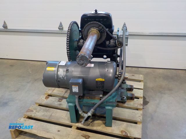 Lot 2-33885 - One Year Old Tulsa Winch Gearbox, Model 634-SLRFXX, Cost around 10,000 Dollars New, Removed From Mun...