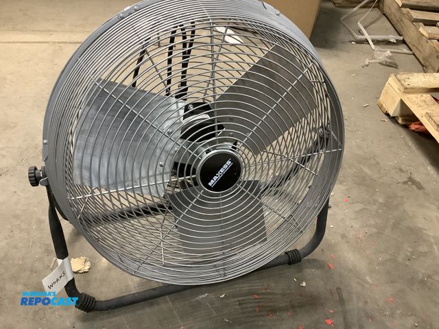 Lot 2-74280 - Maxess climate control technologies fan 120 V/60Hzn serial no. 10801000256